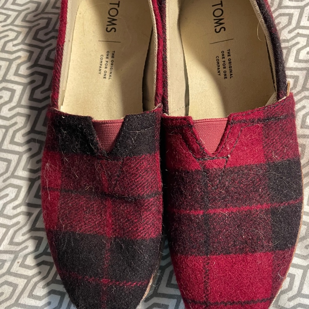 Toms size 7
